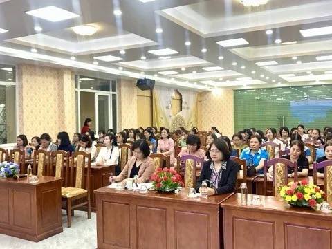 100 phụ nữ được bồi dưỡng nâng cao năng lực về về hỗ trợ phụ nữ phát triển kinh tế tập thể