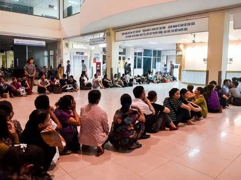 Khi người bệnh không còn “đánh vật” với cảnh xếp hàng chờ khám