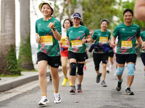 Hơn 12.000 VĐV tham gia giải chạy Tay Ho Half Marathon 2025