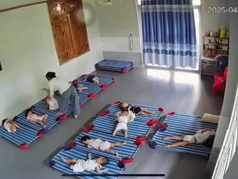 Bộ Y tế vào cuộc vụ trẻ bị xách ngược, đánh tới tấp