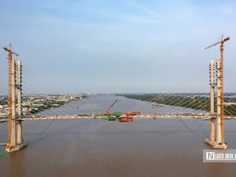 Toàn cảnh cây cầu hơn 6.800 tỷ đồng bắc qua sông Tiền trước ngày hợp long