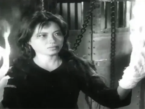 Gợi nhớ lại cảnh đốt tay gây ám ảnh nhất trong phim chiến tranh “Nổi gió”