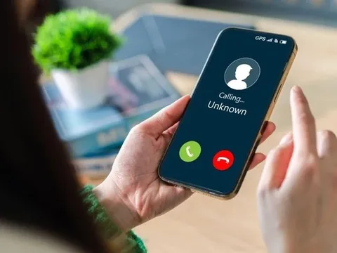 "Sập bẫy" lừa trực tuyến, người phụ nữ mất 215 triệu đồng