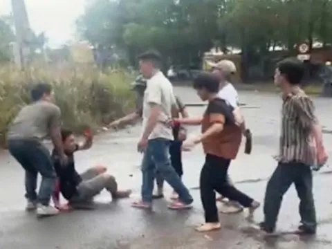 Bình Phước: Điều tra vụ mâu thuẫn giữa 2 nhóm nhà xe, 3 người bị chém trọng thương