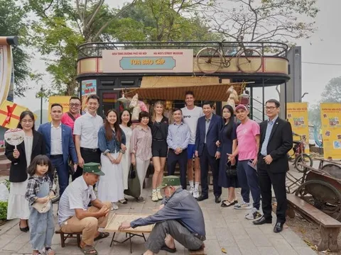 VĐV Pickleball Top 1 thế giới đến Lễ hội Quà tặng du lịch Hà Nội 2025