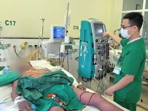 Người đàn ông 49 tuổi suýt mất mạng vì ăn lòng lợn
