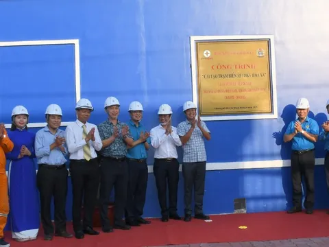 Điện lực TPHCM gắn biển công trình điện mừng 50 năm Giải phóng miền Nam