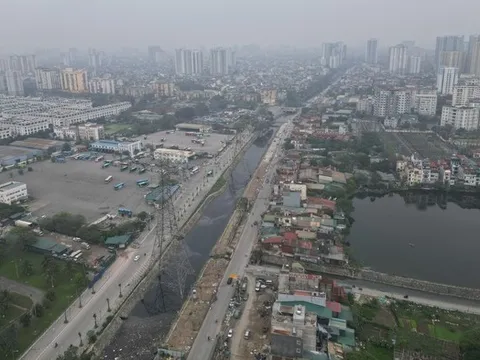 Hà Nội: Vỉa hè "chưa làm đã nứt" khi làm song song với dự án mở rộng đường