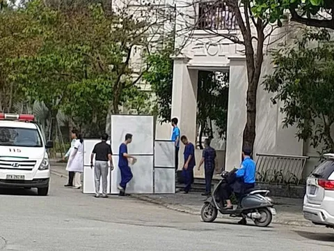 Đại học Vinh báo cáo Bộ GD& ĐT vụ lan can trường học rơi khiến 3 nữ sinh bị thương