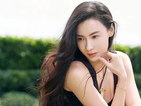 Nữ diễn viên "chuẩn phú bà": Đi đường gặp fan, bất ngờ tặng luôn dây chuyền