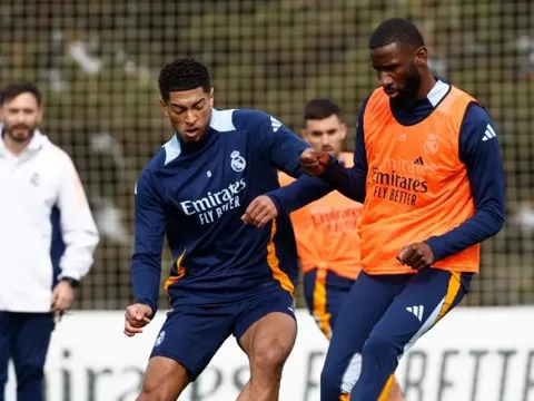 Real Madrid hỗn loạn trước trận lượt về với Arsenal