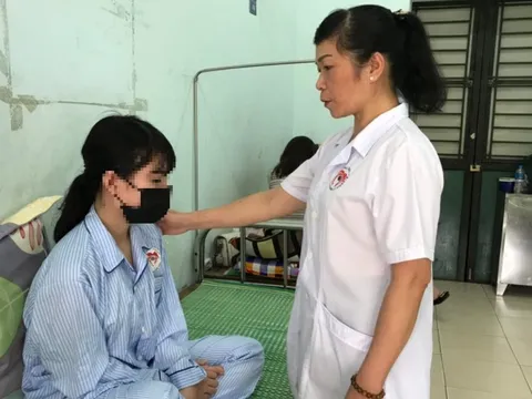 Trầm cảm ở trẻ đang gia tăng, 6 dấu hiệu bố mẹ không được chủ quan
