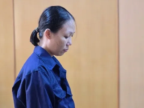 Tạt xăng đốt nhà hàng xóm vì mâu thuẫn về tiền hỗ trợ chích ngừa khi bị chó cắn