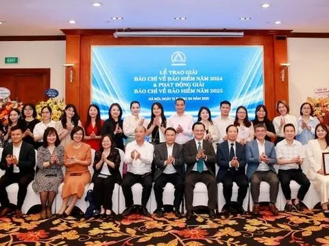 Trao Giải Báo chí về Bảo hiểm năm 2024