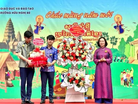 Lưu học sinh Campuchia tại trường Hữu nghị 80 vui đón Tết cổ truyền Chol Chnam Thmay