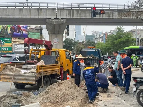 Hà Nội xén vỉa hè, thu hẹp dải phân cách một số tuyến đường