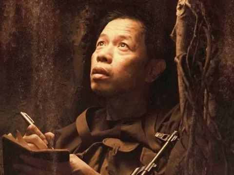 Thái Hòa vai "Bảy Theo" trong phim Địa Đạo: Hạnh phúc khi tái hôn với vợ kém 11 tuổi