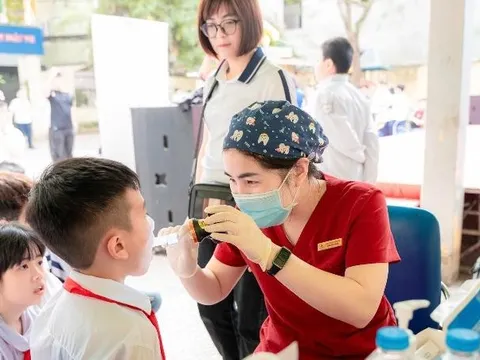 Chăm sóc sức khoẻ răng miệng cho học sinh khuyết tật và học sinh có hoàn cảnh đặc biệt