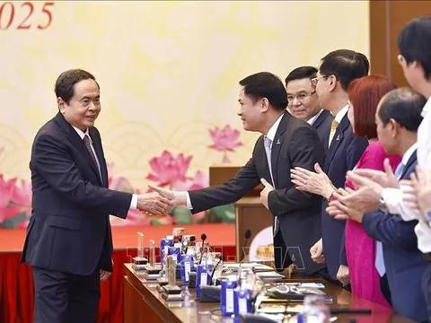Chủ tịch Quốc hội: Ngành dầu khí tiếp tục phát huy truyền thống văn hóa của 'người đi tìm lửa'