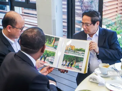 Thủ tướng Phạm Minh Chính và Thủ tướng Ethiopia cùng dùng bữa sáng, uống cà phê, thăm chùa Trấn Quốc