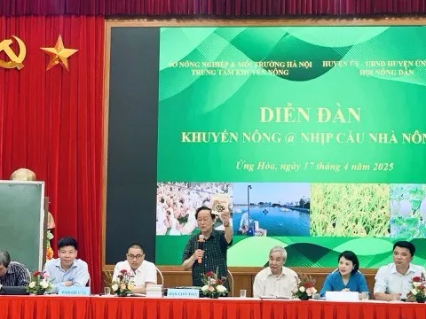 Các chuyên gia, nhà khoa học giải đáp và cung cấp kiến thúc cho hơn 200 nhà nông