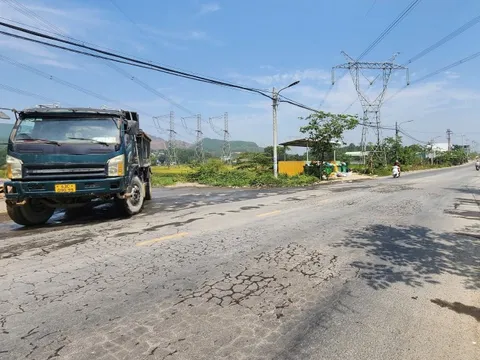 Đà Nẵng: Xe quá tải "phá rào" tràn vào tuyến ĐH2
