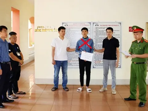 Mâu thuẫn, người đàn ông đâm đối thủ tử vong trước quán bar