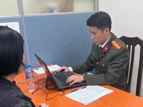 Xử phạt người phụ nữ livestream sai sự thật tại trụ sở CSGT