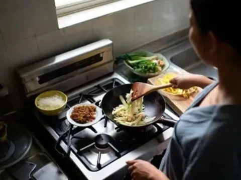 Người phụ nữ mắc ung thư đại tràng, bác sĩ cảnh báo thói quen vô số người mắc phải