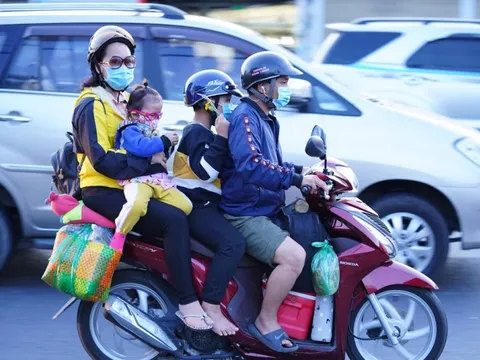 Dự báo thời tiết ngày 20/4: Nhiều nơi đang nắng nóng bất chợt đổ mưa rào