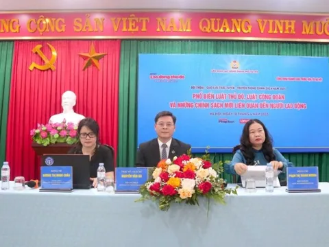 Phổ biến Luật Thủ đô, Luật Công đoàn tới cán bộ công đoàn, công nhân viên chức lao động