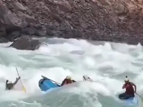 Du khách thiệt mạng khi tham gia du lịch mạo hiểm trên sông Hằng