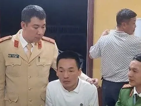 CSGT Thái Bình bắt giữ đối tượng tàng trữ đạn, pháo, ma túy trên ô tô