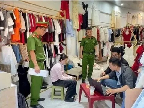 Bắt chủ shop quần áo dụ dỗ, ép các cô gái trẻ đi bán dâm