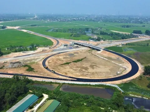 Diện mạo cao tốc Bắc - Nam đoạn qua Hà Tĩnh trước ngày khai thác tuyến chính