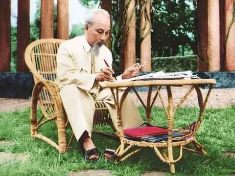 Chương trình nghệ thuật đặc biệt "Sáng mãi tên Người – Hồ Chí Minh"