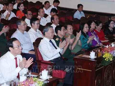 Tổng Bí thư Tô Lâm dự Chương trình hòa nhạc đặc biệt 'Bản giao hưởng hòa bình'