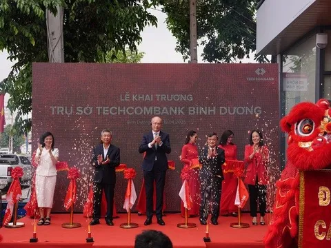 Techcombank tiếp tục ra mắt chi nhánh thế hệ mới tại Bình Dương