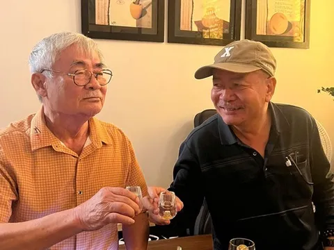 Những cuộc "chơi" tháng Tư của người không chịu già