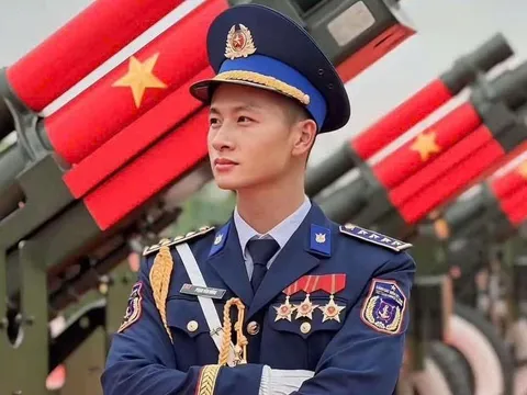 Dàn “nam thần” tập luyện diễu binh, diễu hành tại Tp Hồ Chí Minh gây xôn xao mạng xã hội