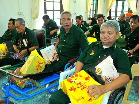 Dành 834 tỷ đồng tặng quà người có công với cách mạng nhân dịp 30/4 và 2/9