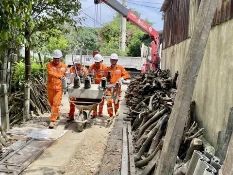 Công ty Điện lực Hà Tĩnh sẵn sàng cấp điện an toàn, ổn định phục vụ lễ 30/4