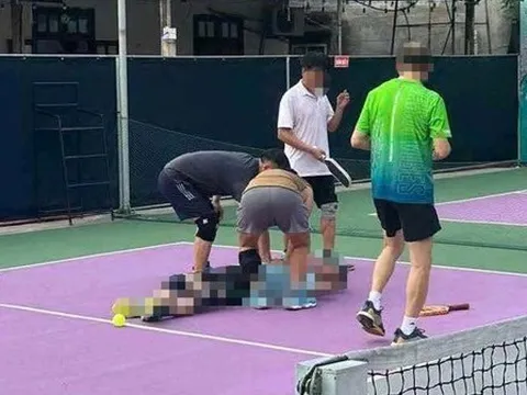 Đang chơi Pickleball, người đàn ông gục xuống sân tử vong
