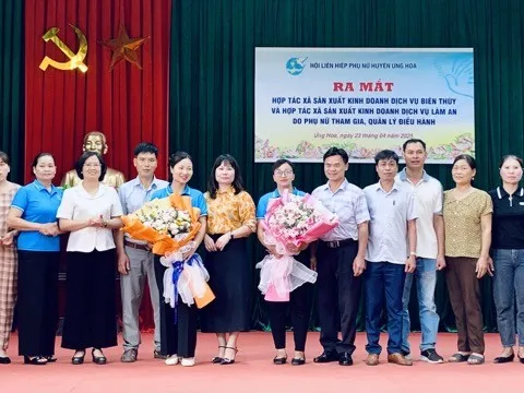 Ứng Hoà: Ra mắt 2 hợp tác xã Biên Thuỳ và Lâm An do phụ nữ làm chủ