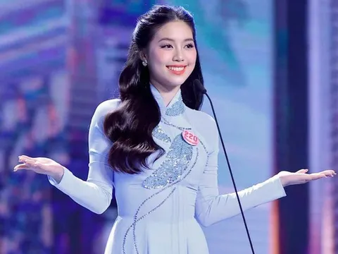 Nhan sắc ngọt ngào, Thiếu úy 22 tuổi tỏa sáng tại Hoa hậu Việt Nam 2024