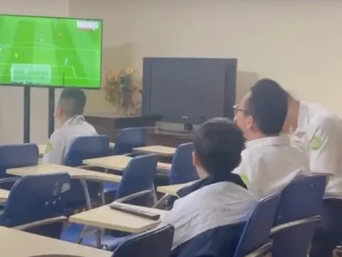 Bản tin 25/4: Bộ GD&ĐT đề nghị Hà Nội xử lý phản ánh dạy thêm, học thêm trái quy định