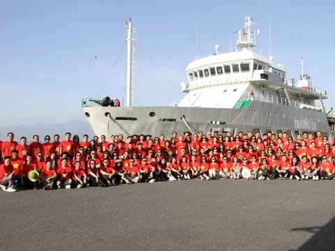 Hành trình tới Trường Sa từ những trái tim ‘thắp lửa’ của ngành ngân hàng