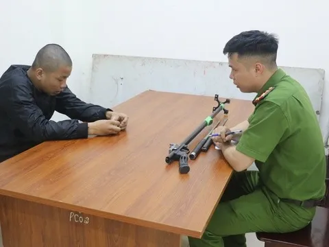Bắt thiếu niên cầm đầu đường dây dùng hung khí trộm, cướp tài sản