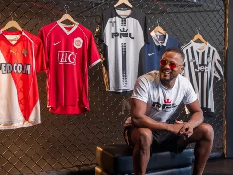 Huyền thoại của Man Utd gây sốc khi chuyển sang võ thuật, thách đấu Suarez