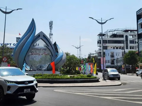 Quảng Ngãi nghiên cứu chính sách nhà ở, đi lại cho cán bộ đi làm xa sau sáp nhập